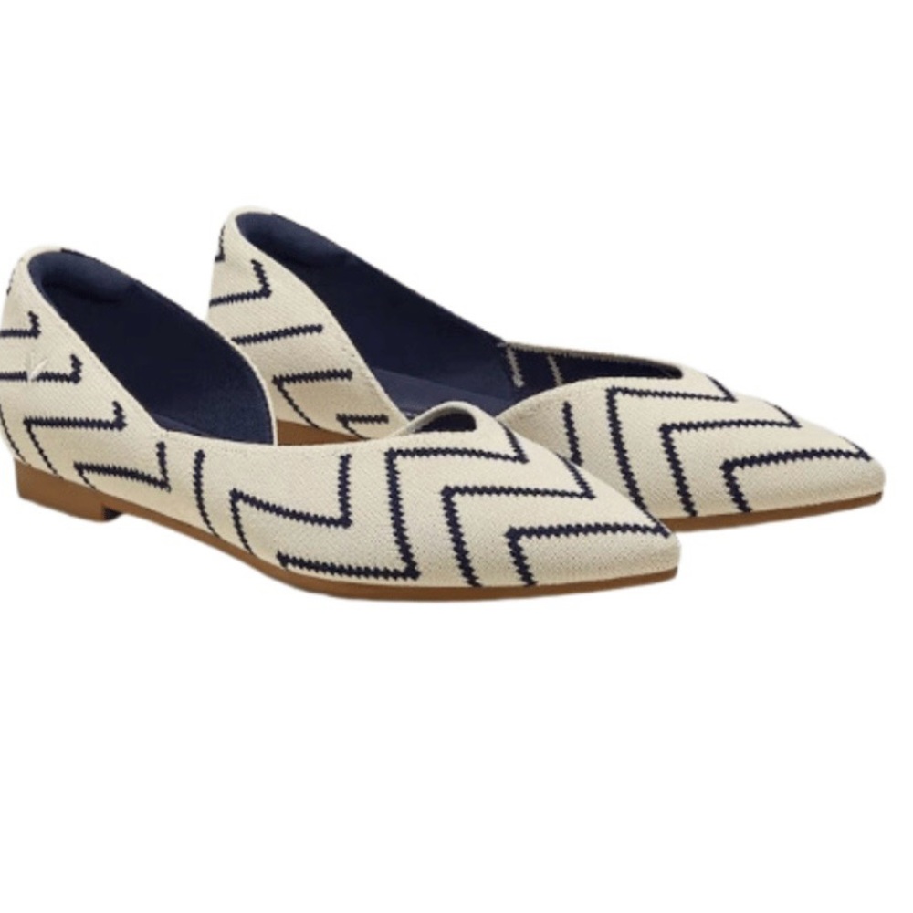 Vivaia Pointed-Toe D'Orsay Flats (Melia), Ivory Navy V-Print